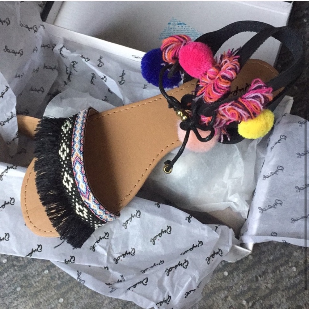 NIB Pom Pom Tribal Sandals Sz 8 - Picture 4 of 4